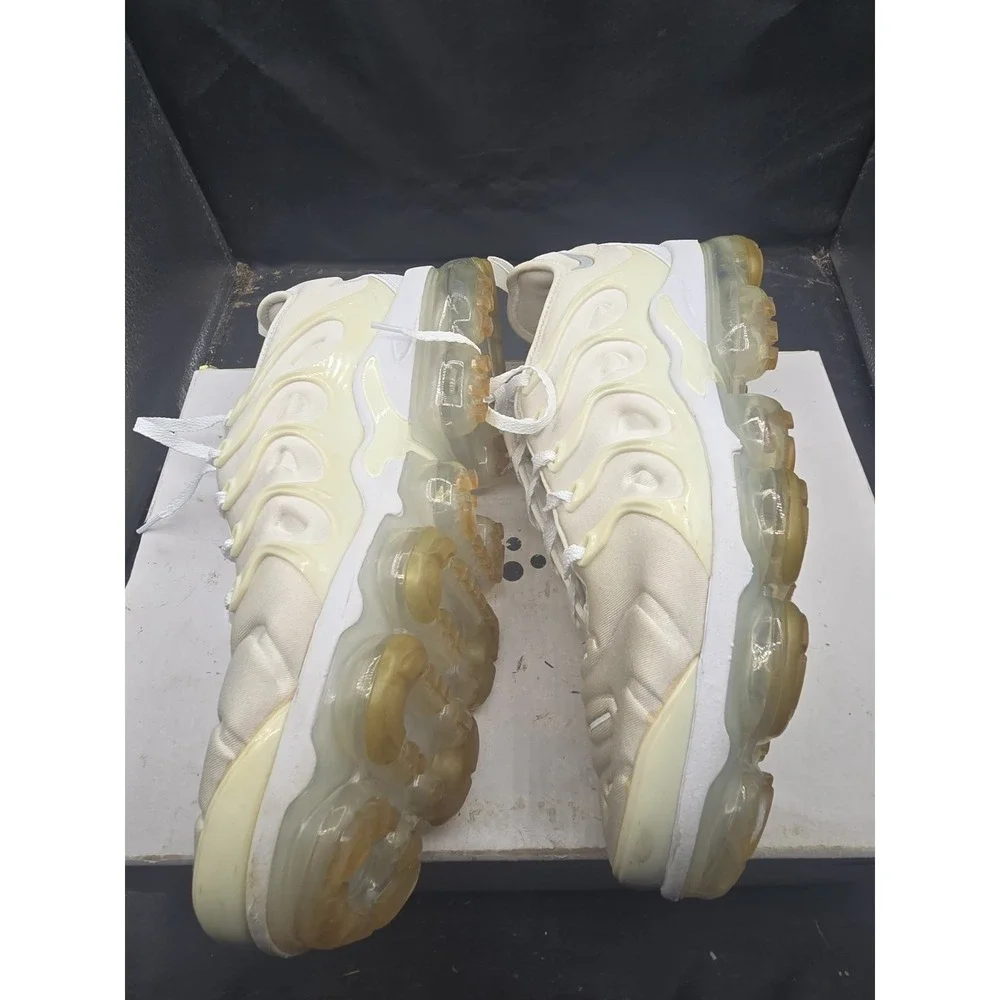 Nike Air VaporMax Plus‎ Lace Up  Athletic Shoes Men Size 10.5 White Color